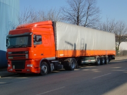 UA-DAF-XF-orange -DS-300610-01